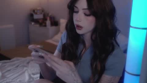 Snapshot of ex_angel chatting on 02.22.25 Alyson online show from 02.22.25