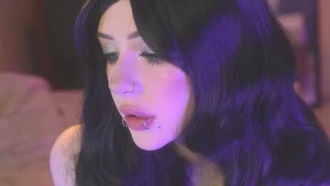 Snapshot of ex_angel chatting on 11.11.25 Alyson online show from 11.11.25