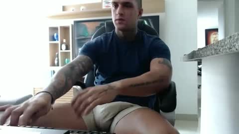 Snapshot of exotic_dude chatting on 01.31.25 camilo online show from 01.31.25