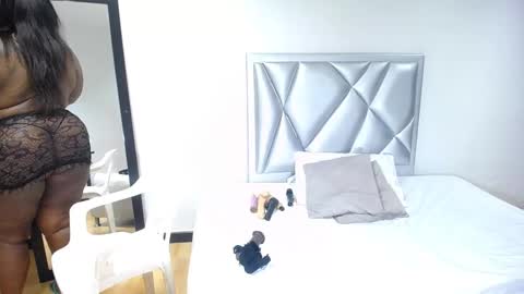 Snapshot of exotic_karmella chatting on 02.01.25 exotic_karmella online show from 02.01.25