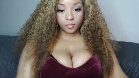 Snapshot of exoticempress18 chatting on 03.20.26 Paris online show from 03.20.26