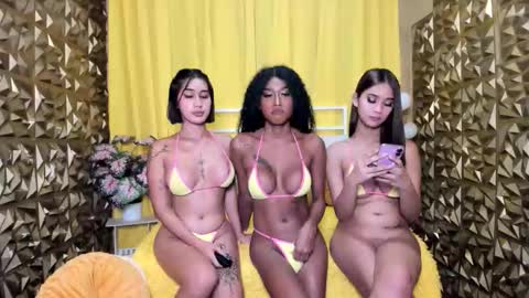 Snapshot of expensivefvckingcandy chatting on 11.09.25 IG jane elizabeth0801 online show from 11.09.25