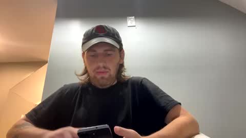 Snapshot of explosive_andyy chatting on 10.11.25 Explosivee andyy online show from 10.11.25