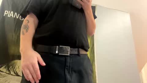 Snapshot of explosive_andyy chatting on 10.27.25 Explosivee andyy online show from 10.27.25