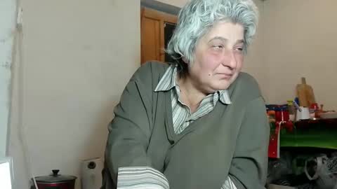 Snapshot of exquisitemature chatting on 02.10.25 ExquisiteMature online show from 02.10.25