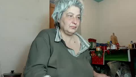 Snapshot of exquisitemature chatting on 02.11.25 ExquisiteMature online show from 02.11.25