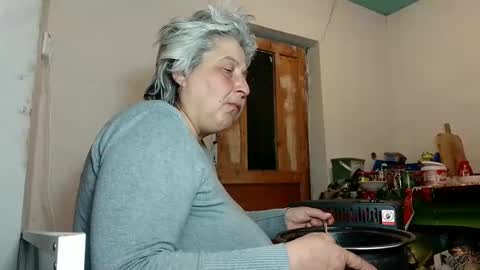 Snapshot of exquisitemature chatting on 03.04.25 ExquisiteMature online show from 03.04.25