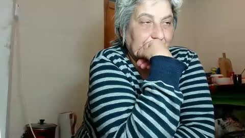 Snapshot of exquisitemature chatting on 03.06.25 ExquisiteMature online show from 03.06.25