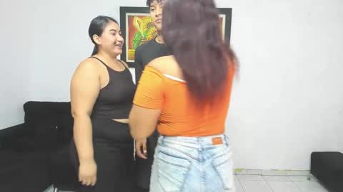 Snapshot of extremehotsex840 chatting on 01.17.26 Nicole Ostyn and Michel online show from 01.17.26