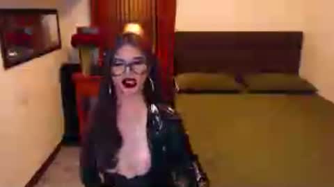 Snapshot of extremelydom chatting on 06.11.26 extremelydom online show from 06.11.26