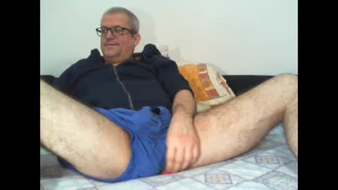 Snapshot of eyes12 chatting on 02.01.26 GEORGE online show from 02.01.26