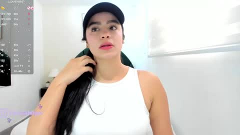 Snapshot of eyes_duque chatting on 05.08.26 online show from 05.08.26