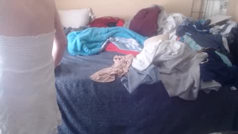 Snapshot of eyeswall0w chatting on 09.27.25 eyeswall0w online show from 09.27.25