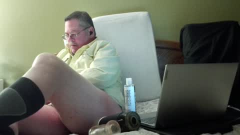 Eyeswideshut63 online show from 12.19.24