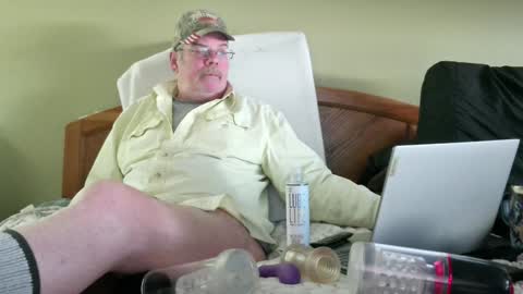 Eyeswideshut63 online show from 12.22.24