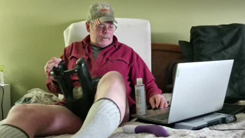 Eyeswideshut63 online show from 12.30.24