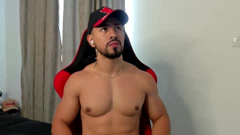 Snapshot of ezzio_scolaro chatting on 10.04.25 Ezzio Scolaro online show from 10.04.25