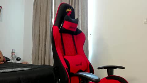 Snapshot of ezzio_scolaro chatting on 10.07.25 Ezzio Scolaro online show from 10.07.25