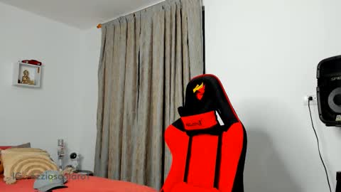 Snapshot of ezzio_scolaro chatting on 11.07.25 Ezzio Scolaro online show from 11.07.25