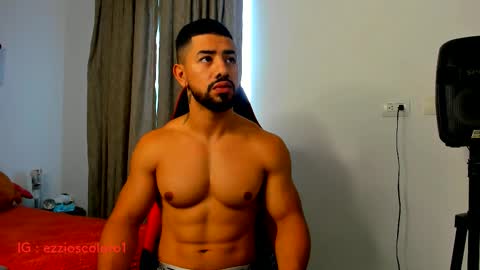 Snapshot of ezzio_scolaro chatting on 11.20.25 Ezzio Scolaro online show from 11.20.25