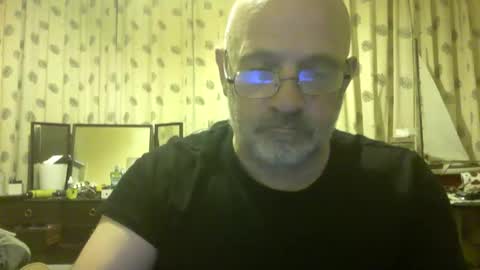 Snapshot of f1zzeek chatting on 05.21.26 f1zzeek online show from 05.21.26