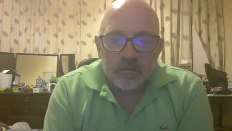 Snapshot of f1zzeek chatting on 05.22.26 f1zzeek online show from 05.22.26