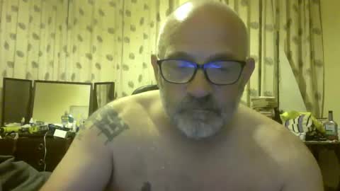 Snapshot of f1zzeek chatting on 05.28.26 f1zzeek online show from 05.28.26