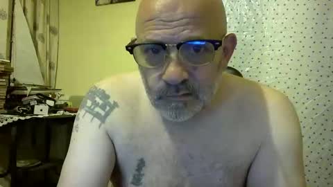Snapshot of f1zzeek chatting on 06.06.26 f1zzeek online show from 06.06.26