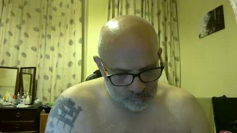 Snapshot of f1zzeek chatting on 06.14.26 f1zzeek online show from 06.14.26