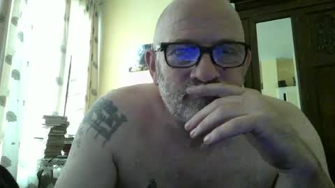 Snapshot of f1zzeek chatting on 06.16.26 f1zzeek online show from 06.16.26