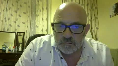 Snapshot of f1zzeek chatting on 06.23.26 f1zzeek online show from 06.23.26