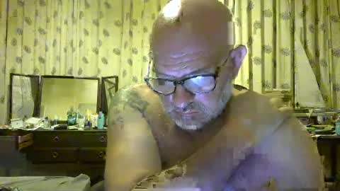 Snapshot of f1zzeek chatting on 06.28.26 f1zzeek online show from 06.28.26