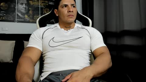 Snapshot of fabian_arango chatting on 05.22.26 Fabian arango online show from 05.22.26