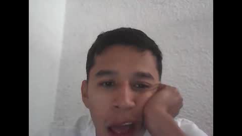 Snapshot of fabiar11 chatting on 04.23.26 R online show from 04.23.26