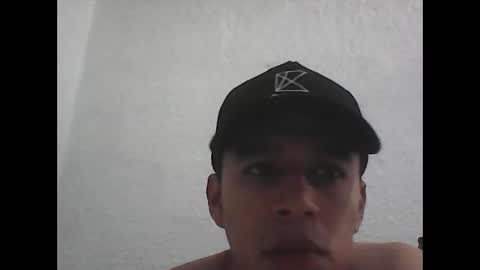 Snapshot of fabiar11 chatting on 04.28.26 R online show from 04.28.26