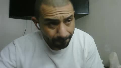 Snapshot of faded805 chatting on 02.05.25 Mark online show from 02.05.25