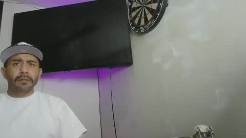 Snapshot of faded805 chatting on 11.04.25 Mark online show from 11.04.25