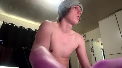 Snapshot of fadedboy4u chatting on 12.05.25 fadedboy4u online show from 12.05.25