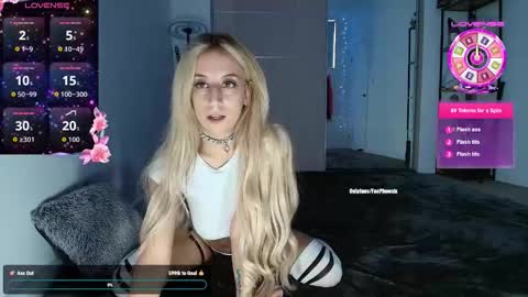 Fae Phoenix online show from 11.17.25