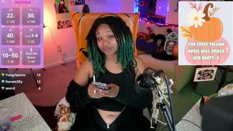 Snapshot of faeryaisha chatting on 10.25.25 aisha online show from 10.25.25