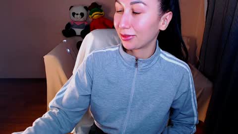 Elli  online show from 01.20.25