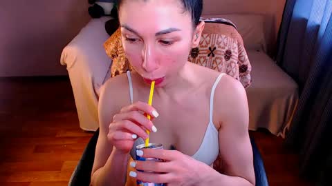 Elli  online show from 05.25.26