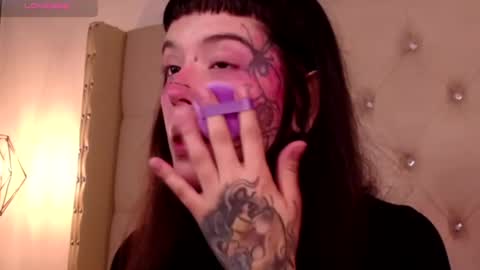 Snapshot of fairyflexxx chatting on 12.22.24 Fairy online show from 12.22.24