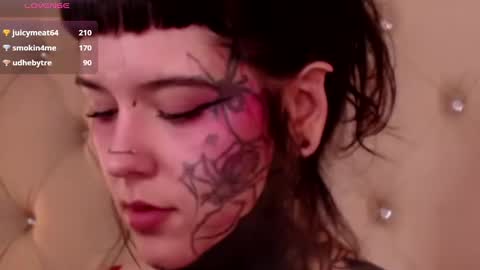 Snapshot of fairyflexxx chatting on 12.24.24 Fairy online show from 12.24.24