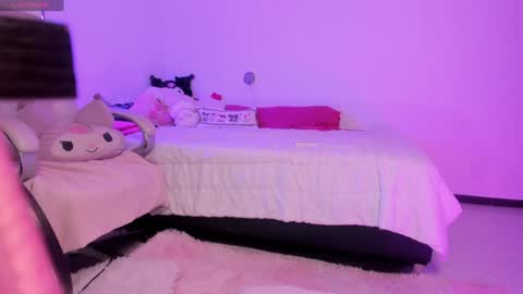 Sara  REMEMBER TO LEAVE A THUMB UP online show from 01.26.25