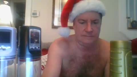 Snapshot of falconbator8 chatting on 12.28.24 falconbator8 online show from 12.28.24