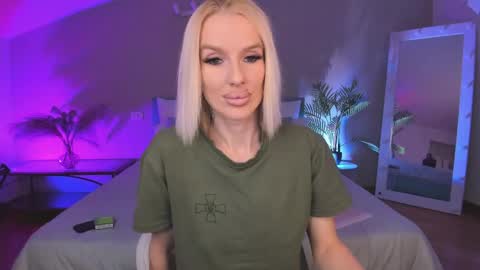 Lana online show from 04.14.26