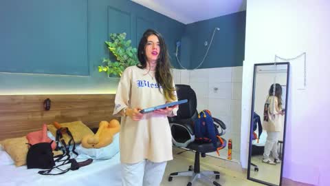 Megan    630  1330 -5 online show from 01.14.26