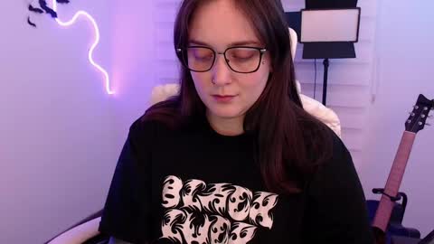 Snapshot of fallenag__ chatting on 05.25.26 OF fallenag 1 online show from 05.25.26
