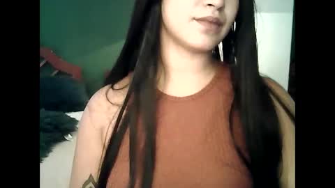 Snapshot of fallwithlove chatting on 03.11.26 Love online show from 03.11.26